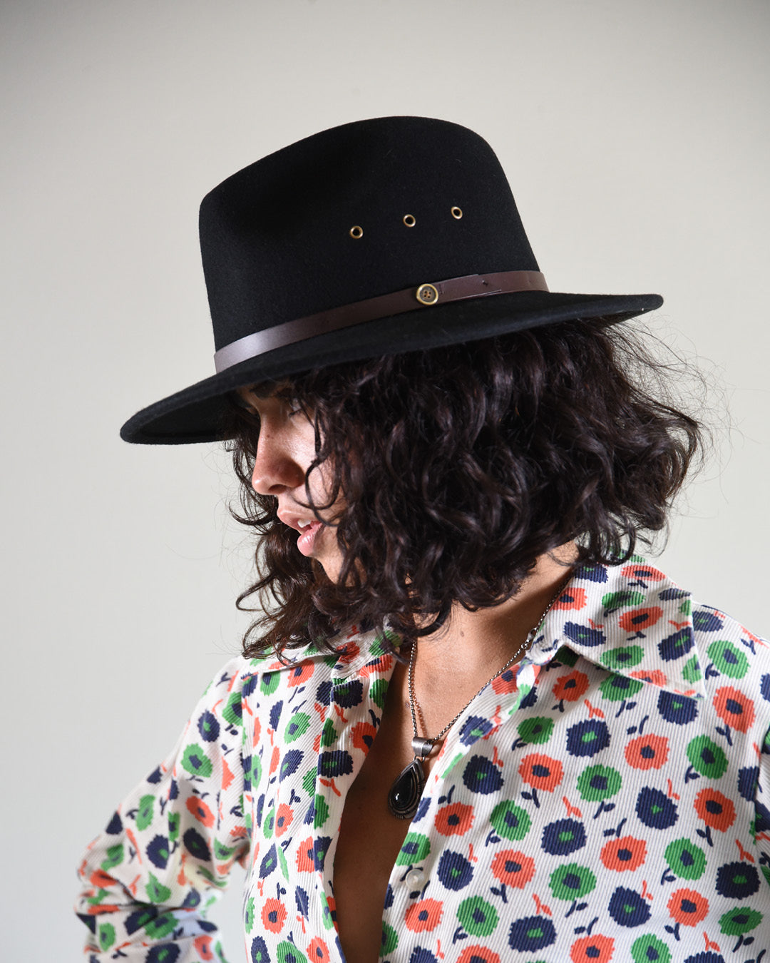 Casual Black Classic Felt Hat - Image 4