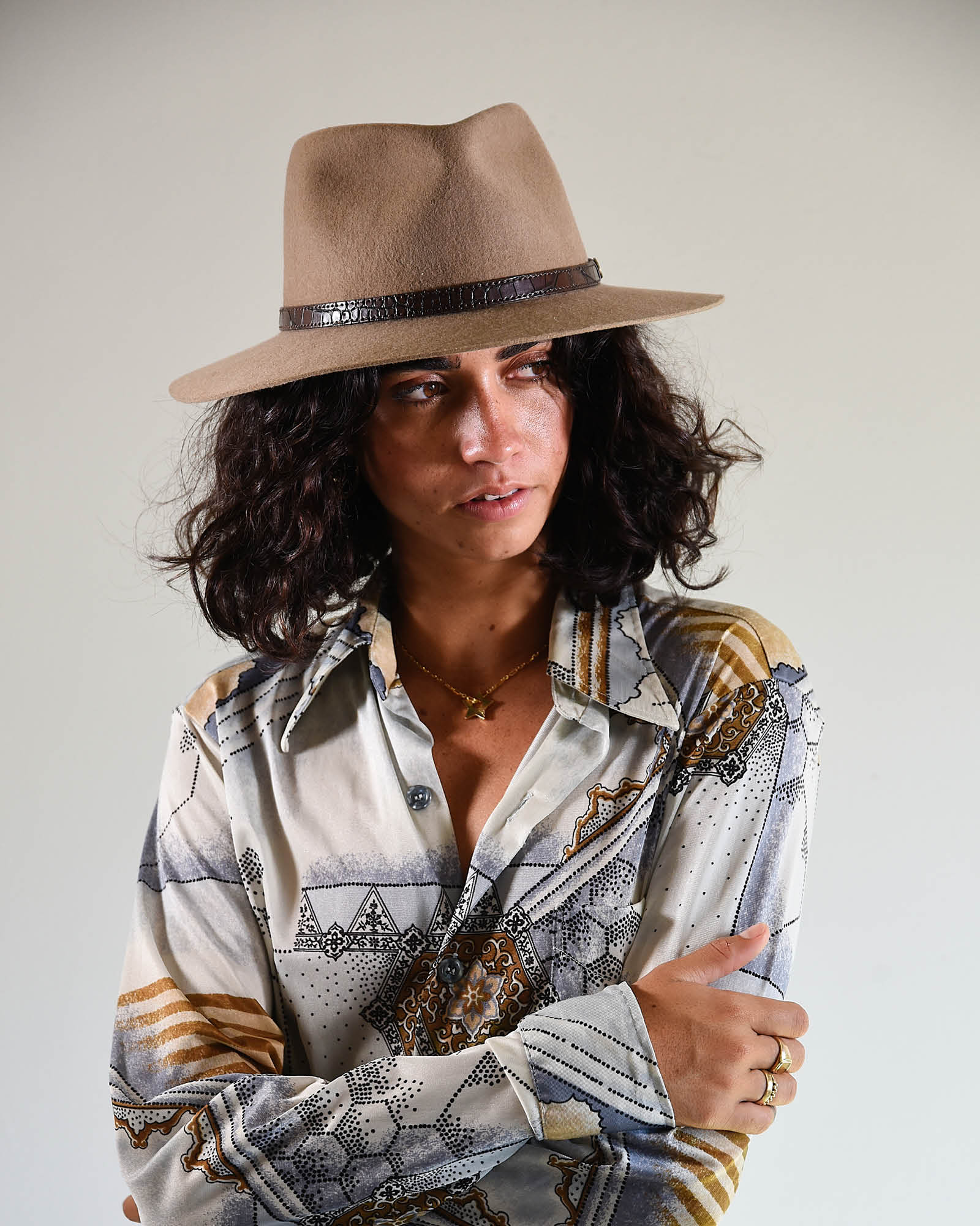 Lightweight Tan Classic Felt Hat - Image 3