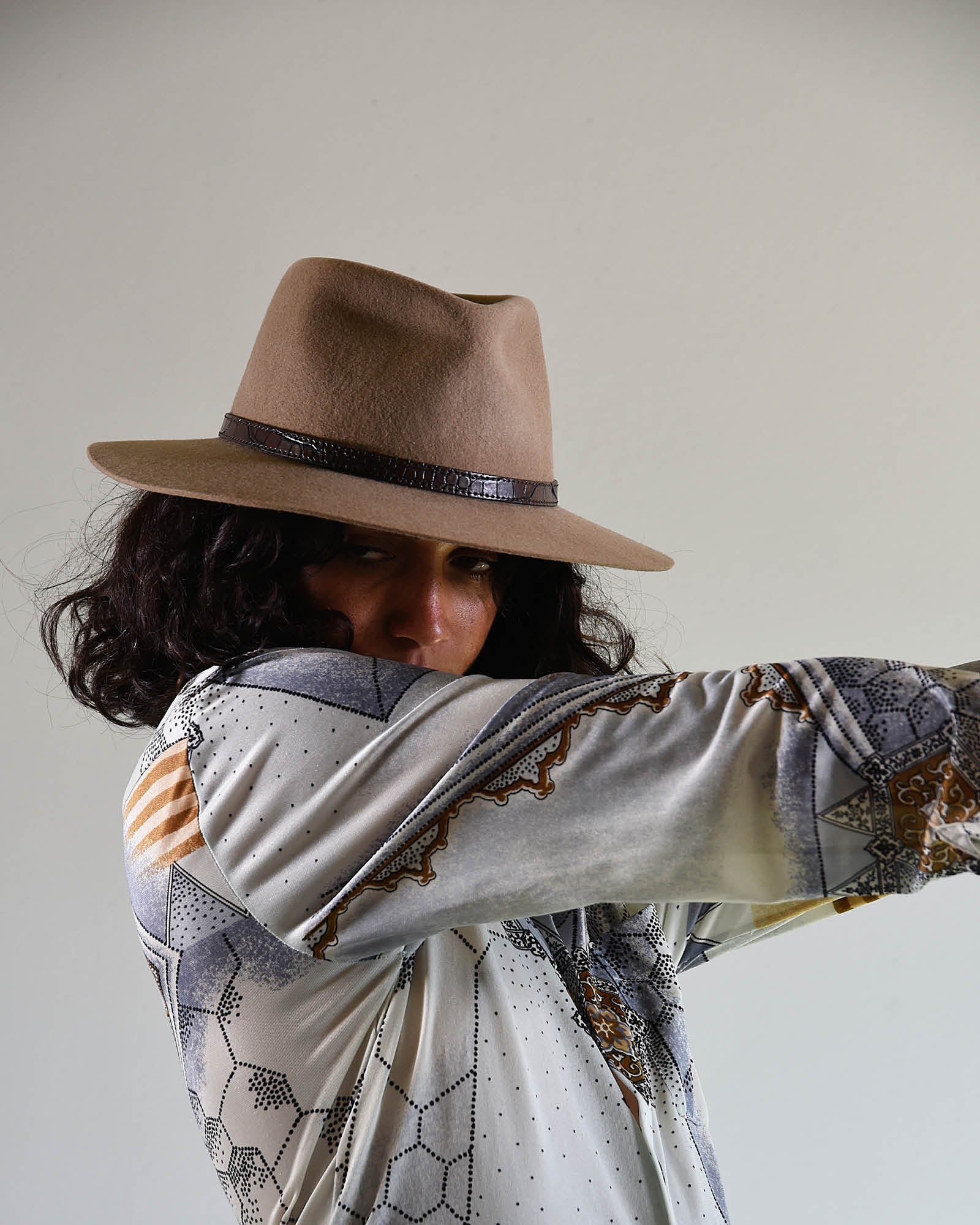 Lightweight Tan Classic Felt Hat - Image 6