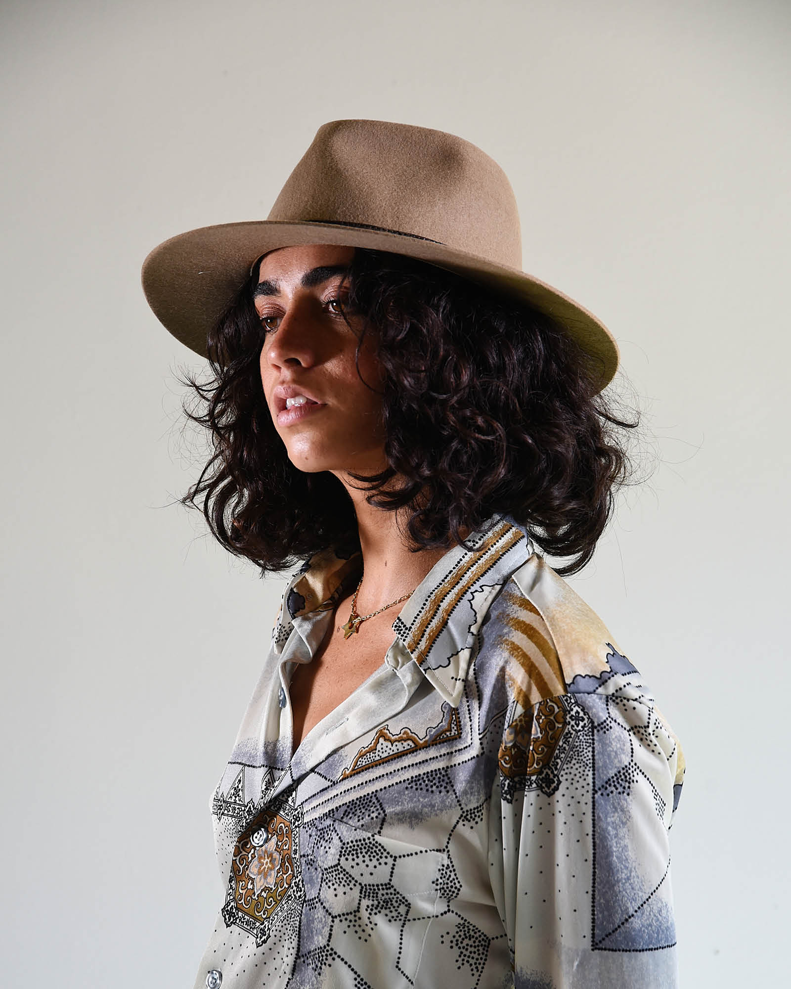 Lightweight Tan Classic Felt Hat - Image 7