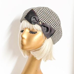 Houndstooth Beret Bow with Patterned Finish